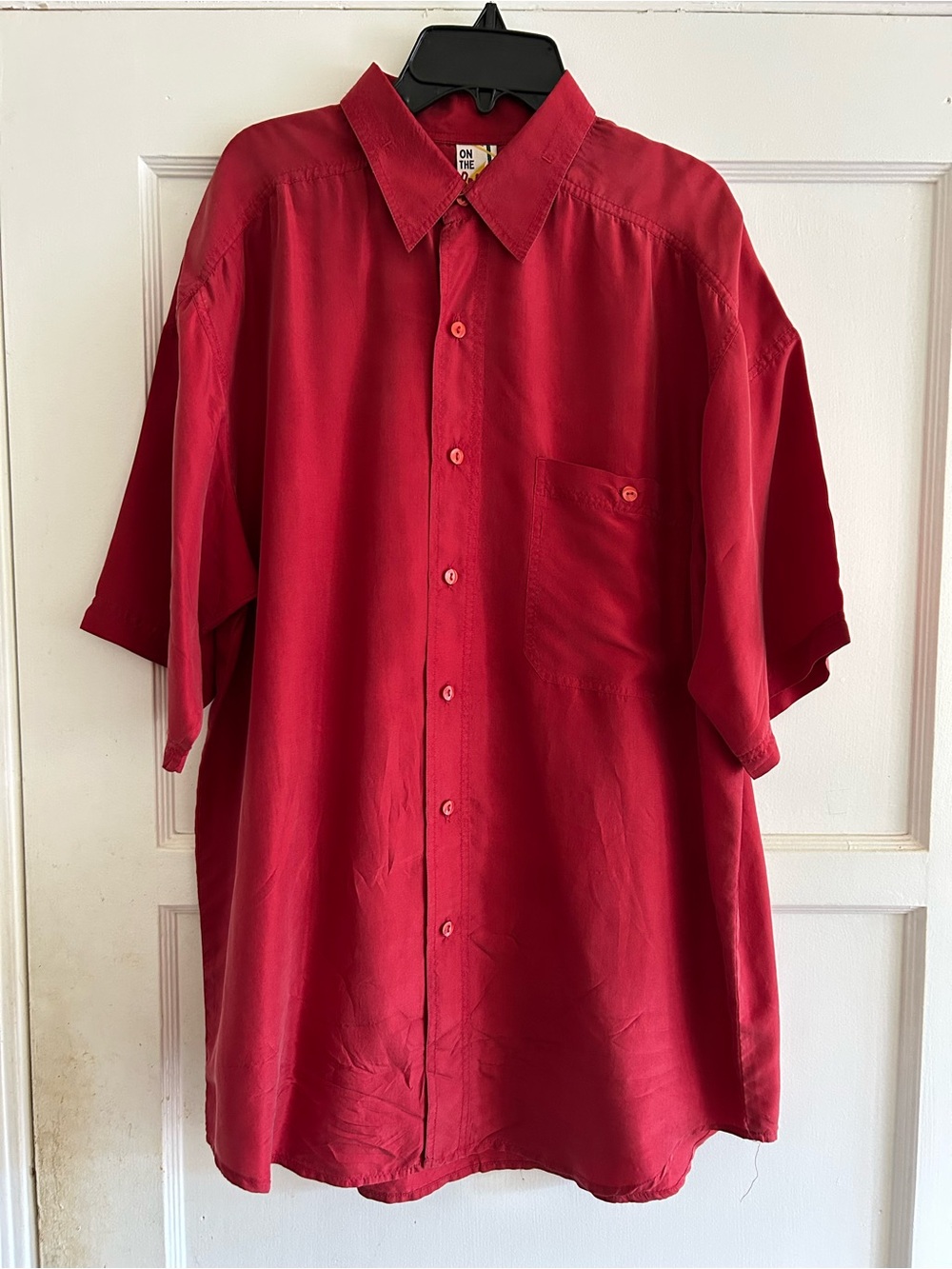 100% Silk Casual Short-Sleeve Button-Down Shirt in Red